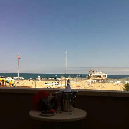 Aurora Hotel 2*